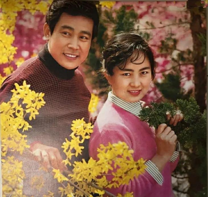 2017年的挂历图片,2022年风景挂历一张图片