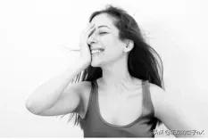 裤子带子两边掉下来怎么弄上去,裤子上的扣子掉下来了怎么办