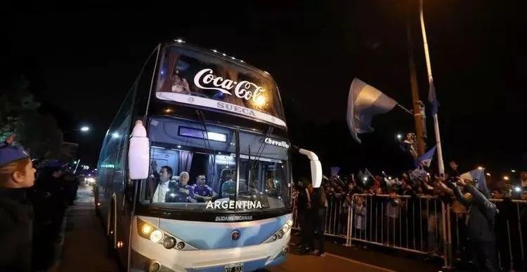 世界足球俱乐部大巴车,五大联赛球队大巴