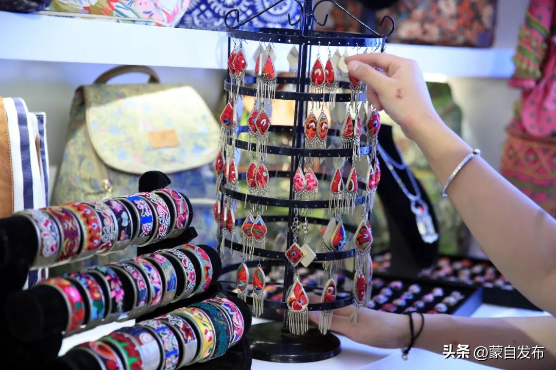 来云南品味有一种叫云南的生活,有一种生活叫做云南的生活