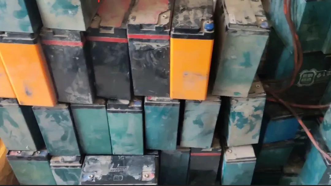 锂电池和铅酸电池冬天哪个续航长,同等容量的铅酸电池和锂电池续航