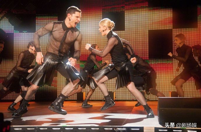 完美音调成员历史背景,完美音调第一次演出