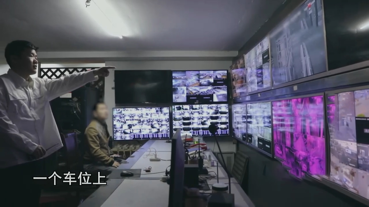 21年湖北修车老板生意惨淡，却开豪车买奢侈品，调查揪出惊人内幕