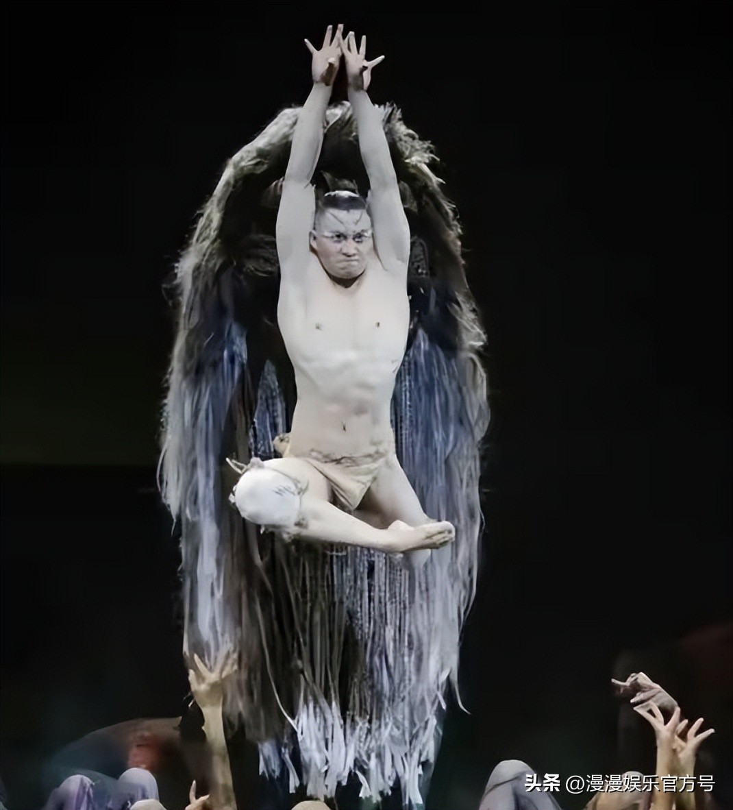 丁字裤、摸*体下**,杨丽萍把国人难以启齿的文化搬到舞台上!