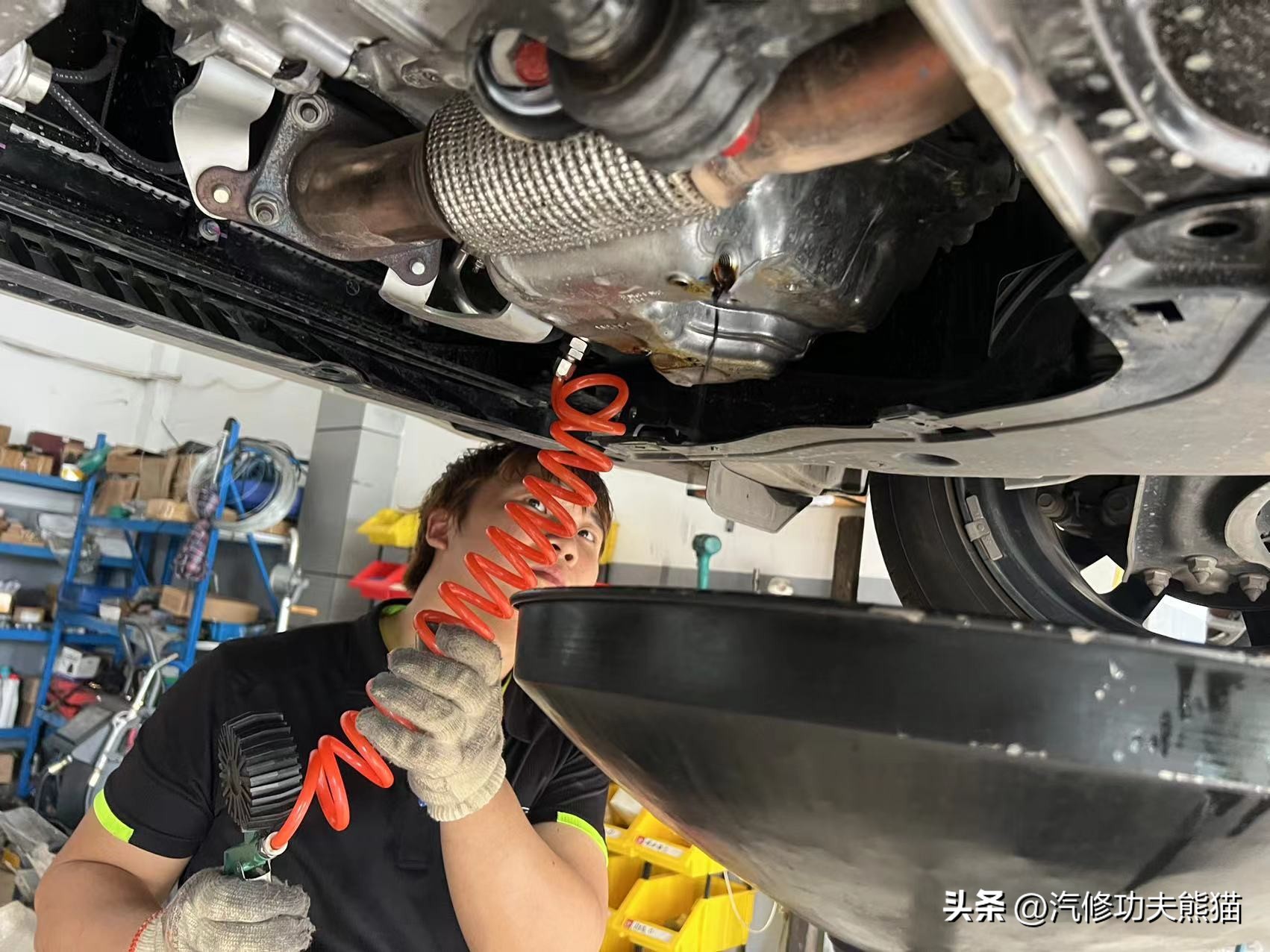 简单的给车做个保养,如何给车做保养视频