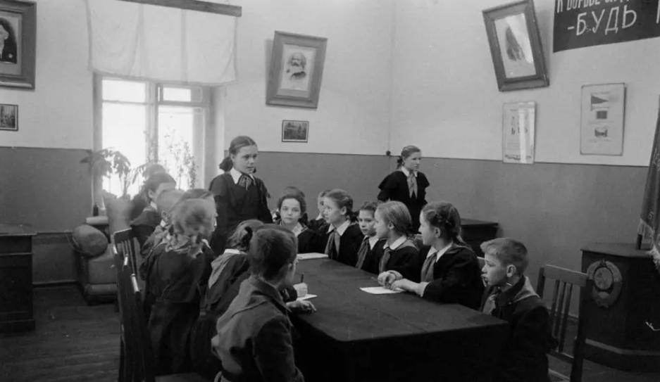 球王贝利巴西足球传奇,世界公认的三位球王