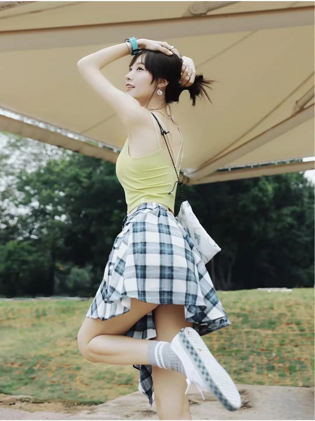 夏天穿什么衣服比较凉快,夏天穿什么衣服比较透气比较不会产生静电