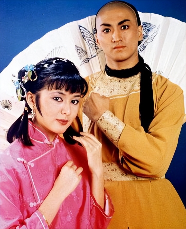 展昭何家劲至今单身,展昭何家劲为啥退出演艺圈