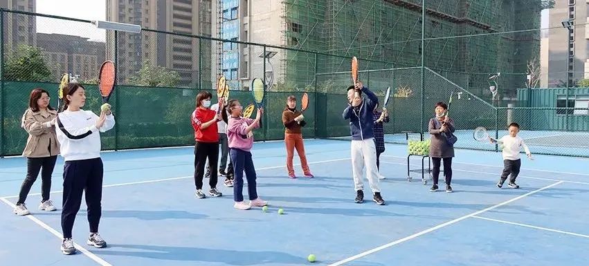 全民健身日健身盛宴点燃运动激情,周末公益养生课