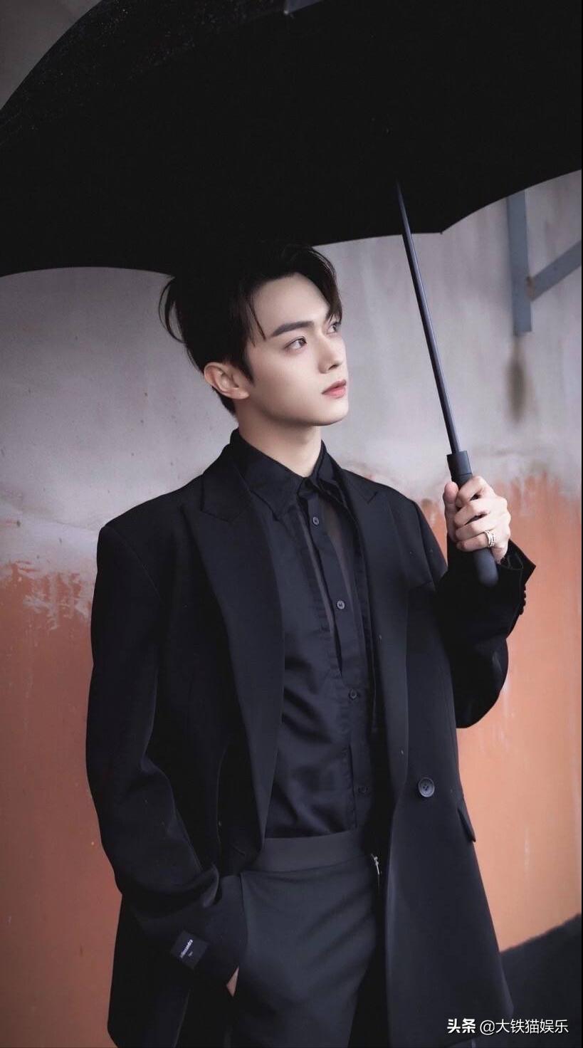 于正又宣一枚校草！10位“于男郎”颜值对比：他眼光在走下坡路？