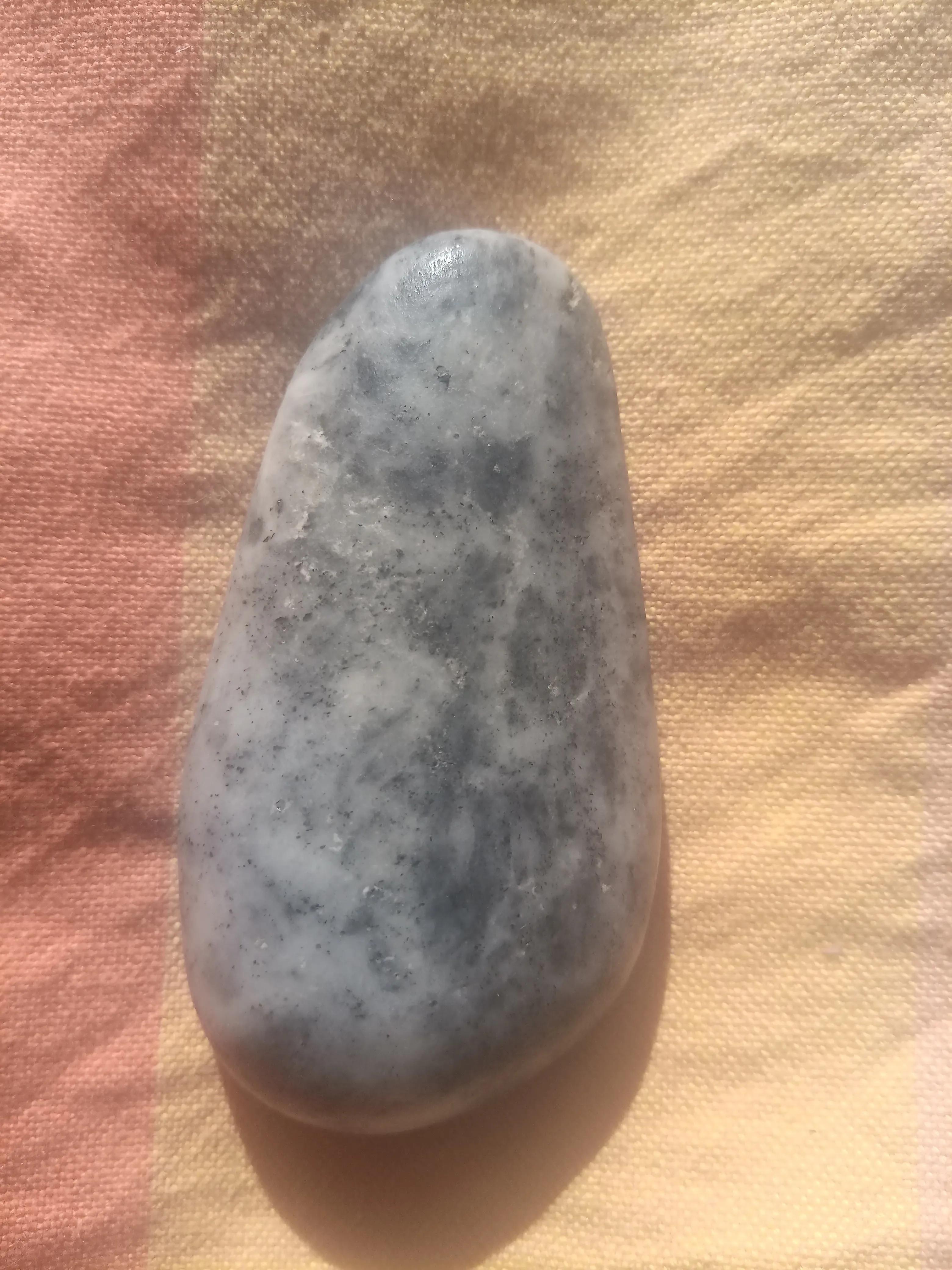 新疆戈壁滩和田玉怎么辨认,一块戈壁石图片