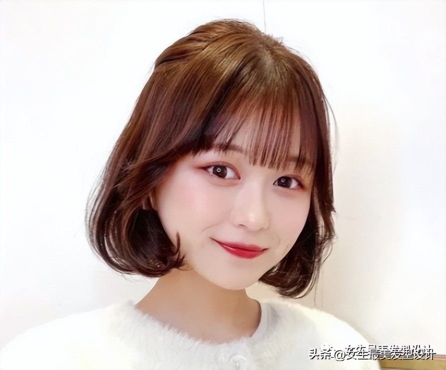 烫短发内扣的步骤,烫外翻内扣卷发教程短发