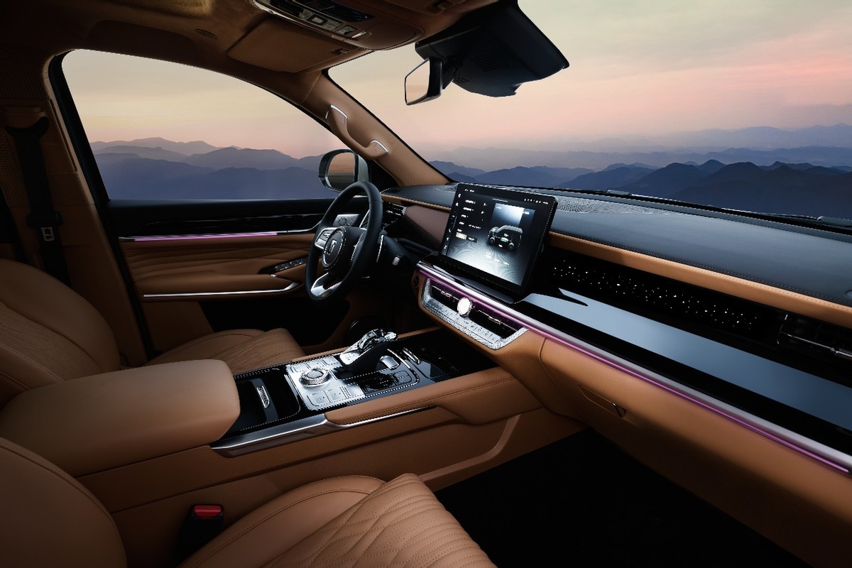 全新外观坦克500hi4-t,坦克500hi4-t对比新款霸道