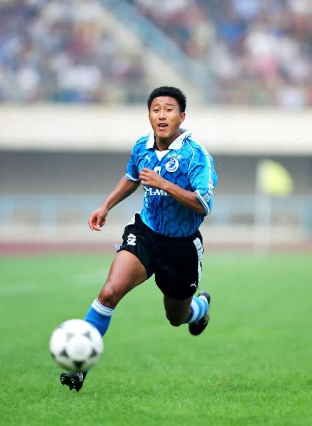 中国足球十大后卫排名,中国足球历史最强十大后卫