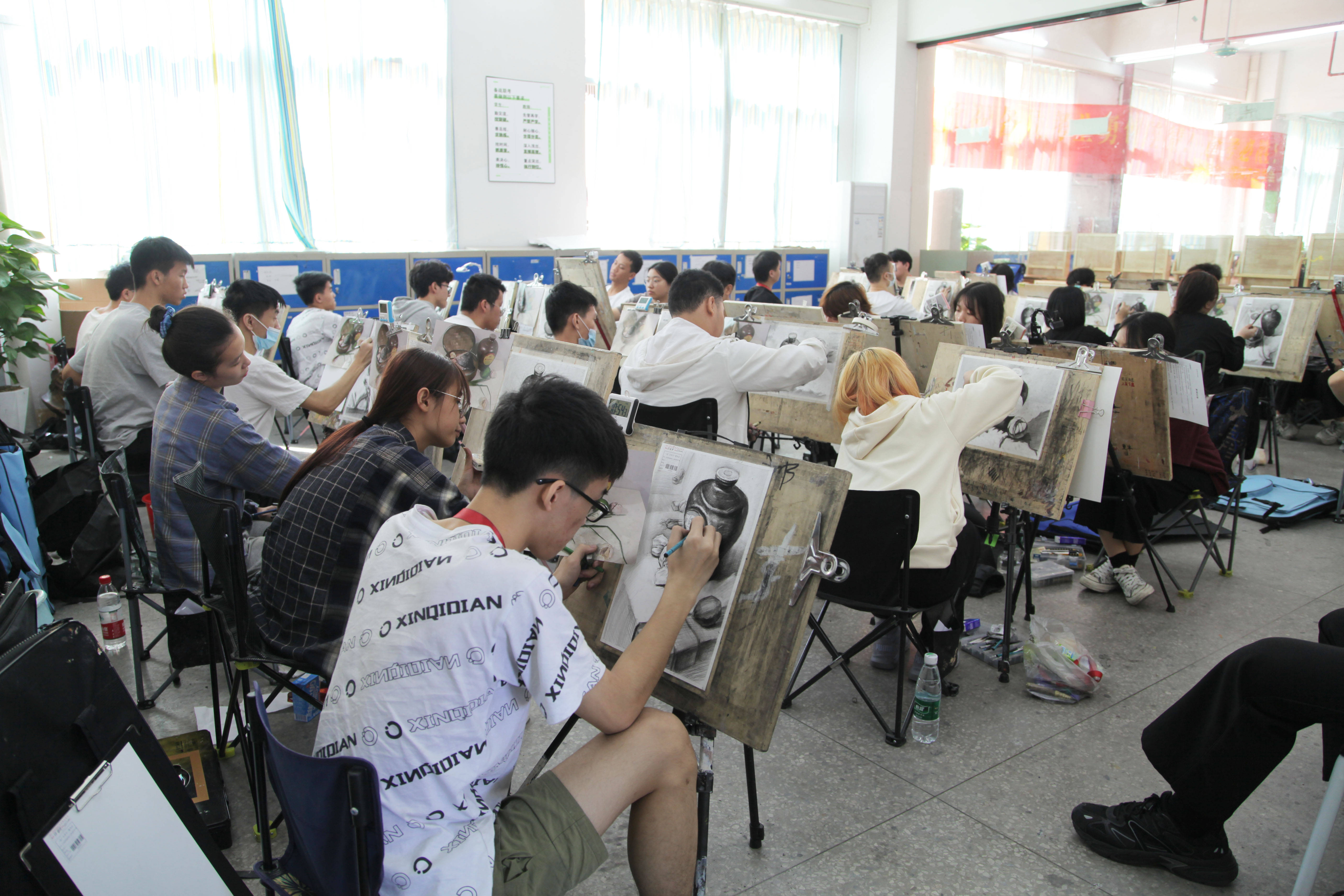 2024美术生如何选择集训画室,怎样选择美术艺考集训画室