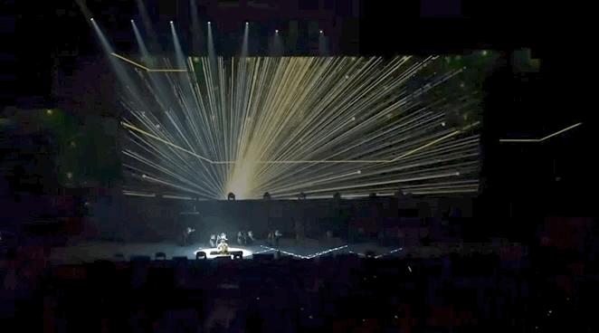 恋人妻、追青霞、混黑道、建豪宅，“武侠片之父”的江湖往事……