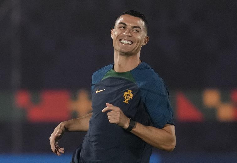 c罗是体育界的偶像,其实c罗才是足球之王