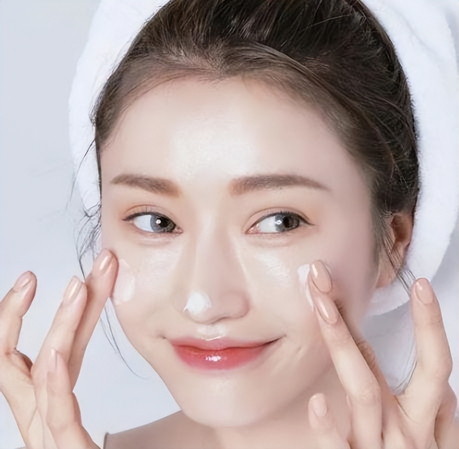 夏天肌肤清洁补水是王道吗,补水补得好肌肤没烦恼