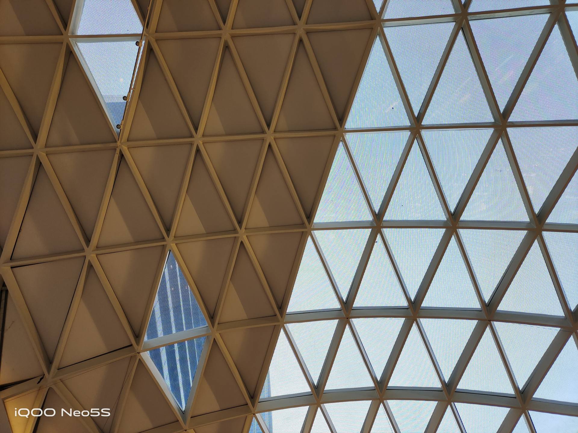 游戏拍照两不误的iqoo手机1500以内,iqooneo5快充