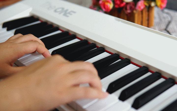 怎么学电子琴的弹法,怎么学电子琴谱