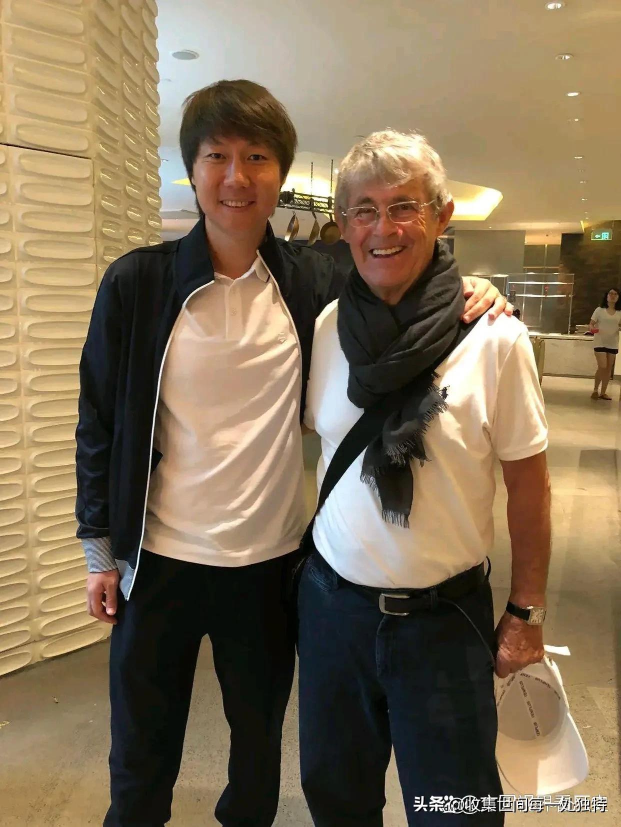 李铁雕像图片,李铁的雕像在哪里