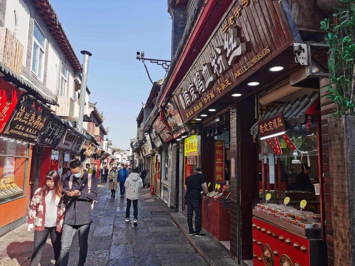 漫步济南老街满满都是烟火气,济南最值得去的老街