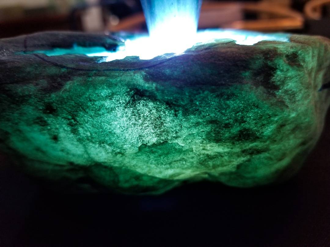 翡翠原石被骗怎么样维权 (买到假翡翠报警需要准备什么)