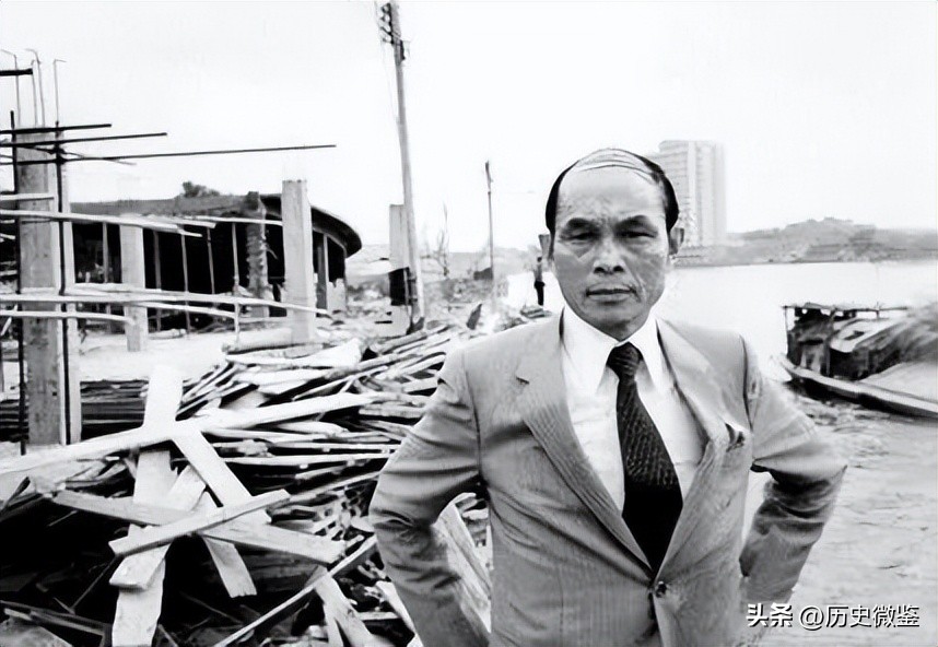 84年*小平邓**南下视察来到港商建的宾馆,满意地说:开放搞对头了