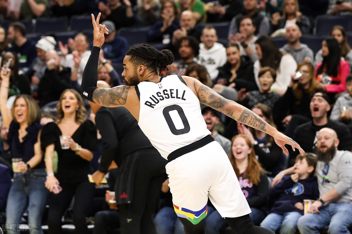 拉塞尔一打欧文就来劲,欧文单换拉塞尔