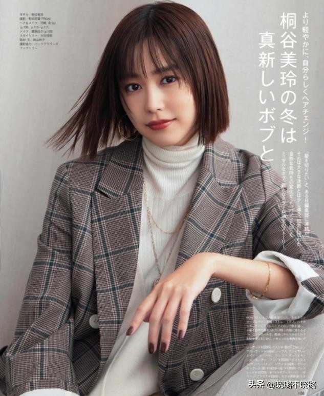 45岁脸小长发烫什么发型好看,发型中年女2020流行卷发发型教程