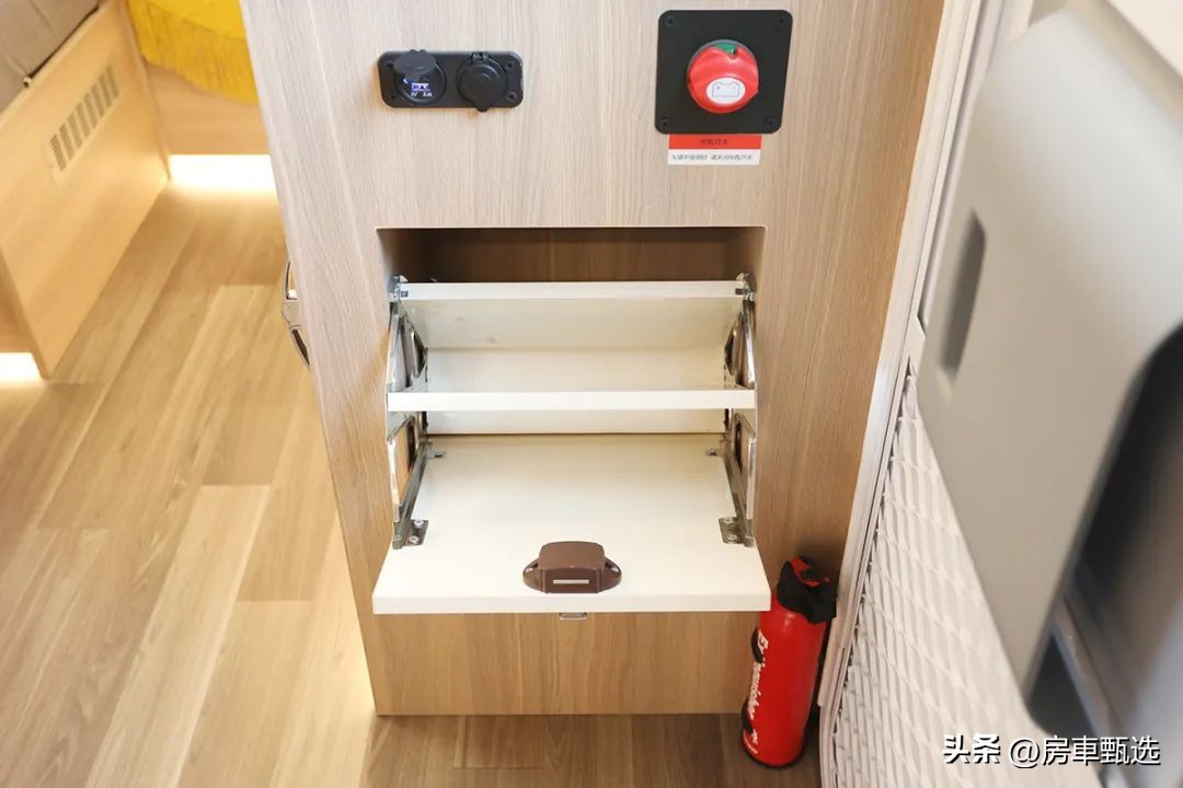 豪华型干湿分离房车,爱旅490拖挂房车价格