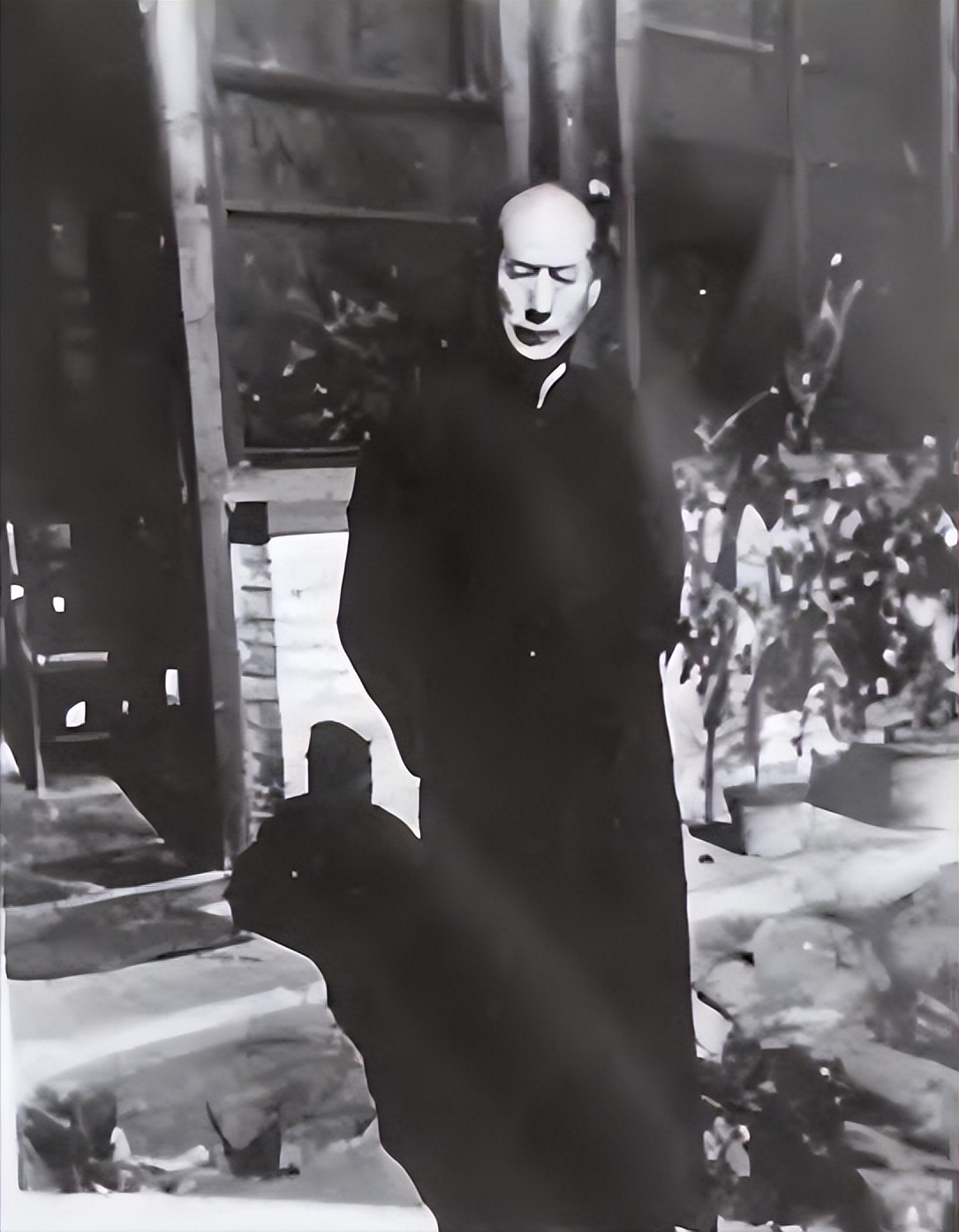 72年张伯驹给陈毅写了一幅挽联，毛主席看到后：尽快给他安排工作