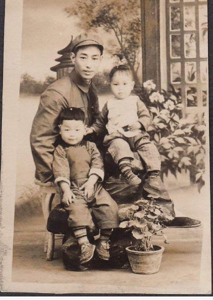 当年的父亲：饱经沧桑，很像“大人”