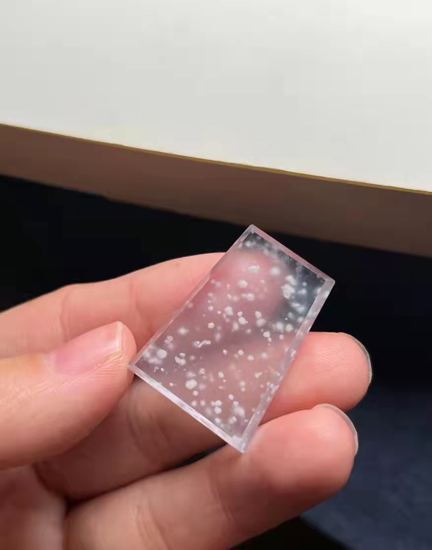 带有冰雪元素的珠宝，纯洁而浪漫，一眼领略的就是冬天的白雪皑皑