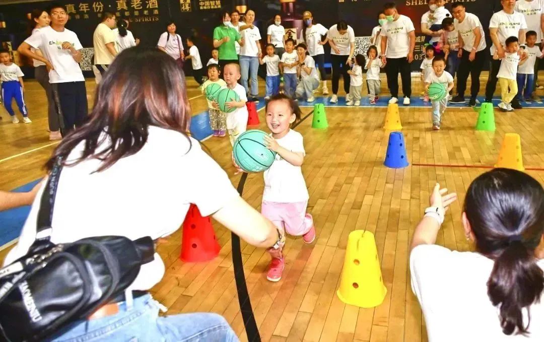 七彩童年活动环创,七彩童年庆六一活动