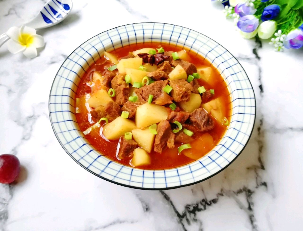 西红柿土豆烧牛肉家常做法,西红柿土豆胡萝卜牛肉的做法儿童