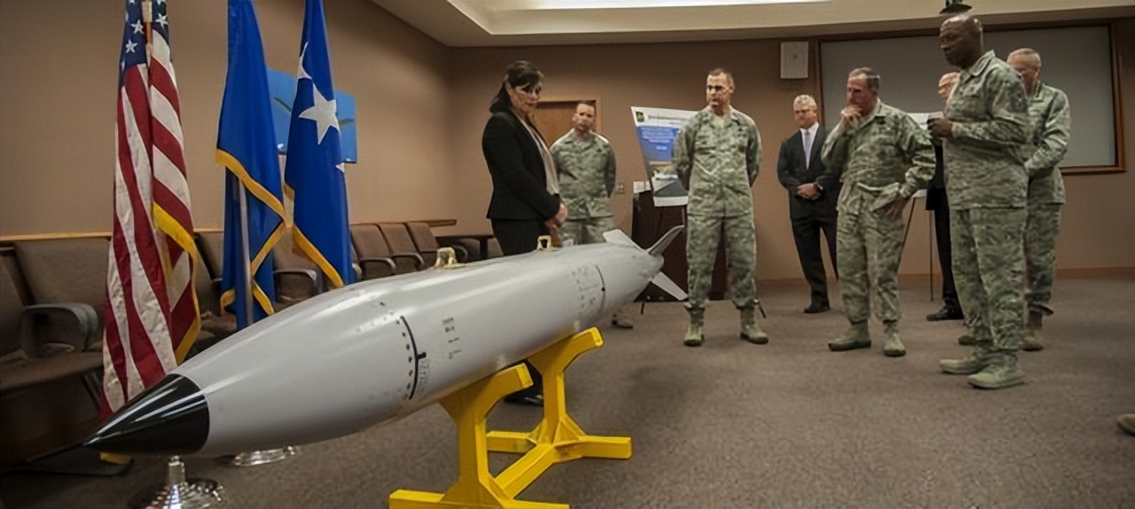 核爆炸和原子弹哪个威力大,海底爆炸原子弹威力有多大