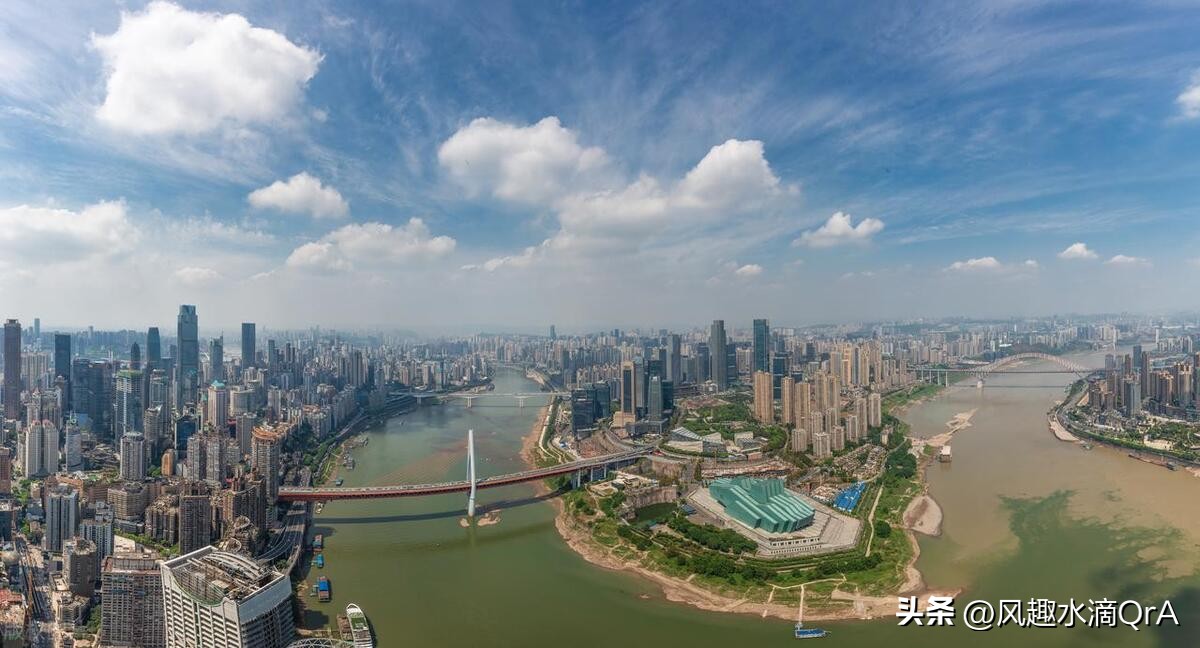 重庆山城雾都全景,重庆号称山城魔都