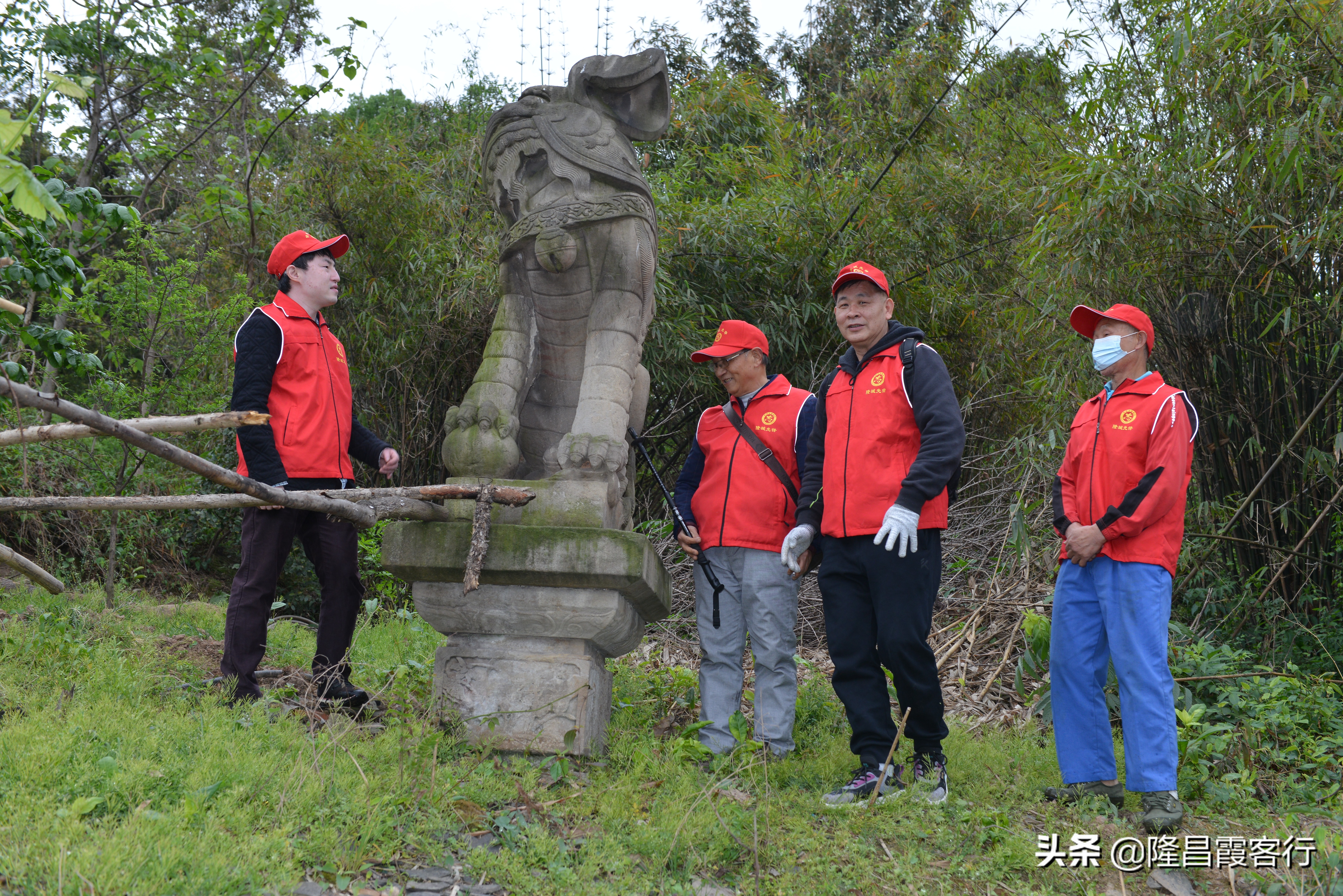 隆昌石燕桥古墓,隆昌石燕桥石狮子