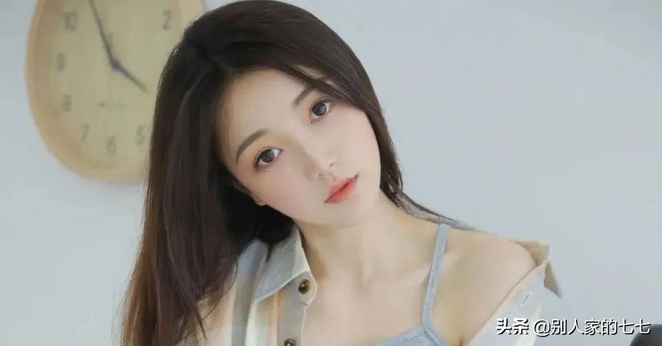 女人一旦动了情，会向你发出这四个“信号”