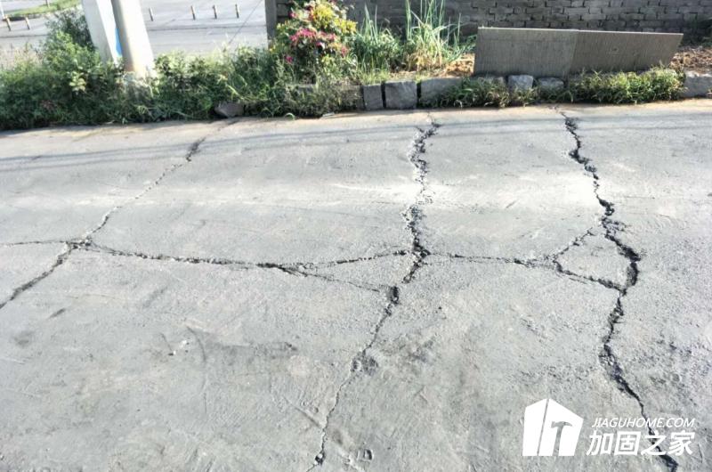 临汾水泥地面裂缝防漏修补胶,水泥地面裂缝下沉怎么处理