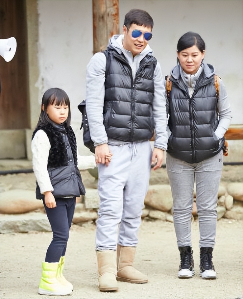 小沈阳15岁女儿近照样貌大变,小沈阳15岁女儿晒视频近照