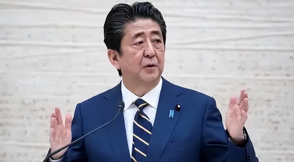 日本前首相安倍晋三演讲时被枪杀,安倍晋三演讲时胸部中枪死亡