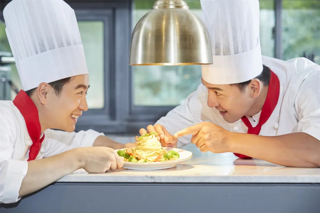 为什么厨房的水龙头要一直开着呢,后厨不关水龙头