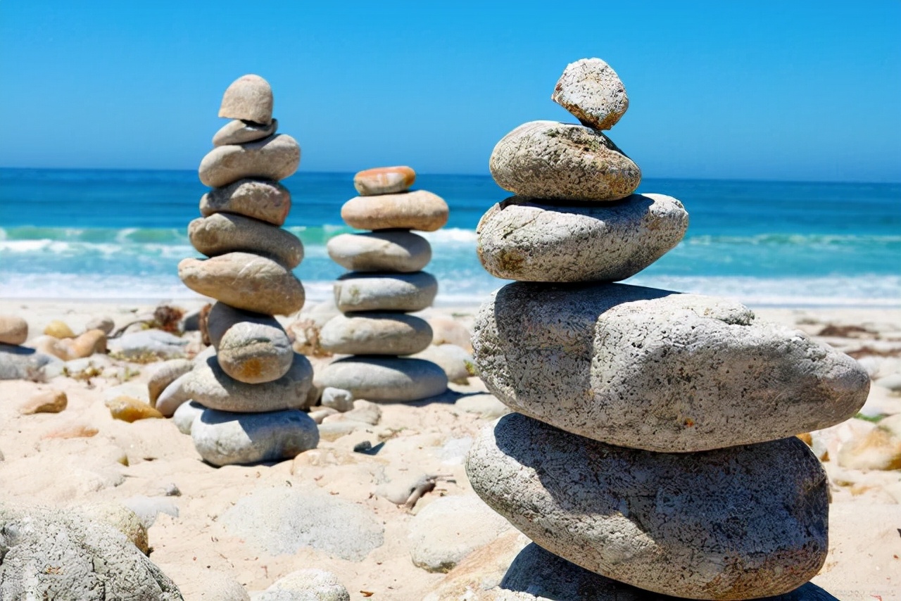 简单的办公桌，复杂的位置