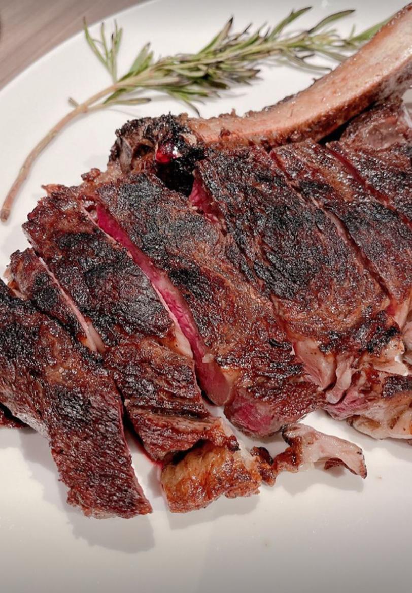 何超云生日获父亲送豪宅,何超云生日宴