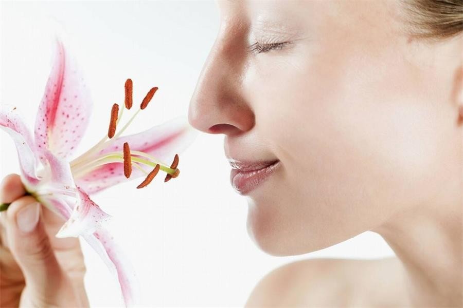 张嘴臭有异味怎么办,一张嘴就有难闻的味道是怎么回事