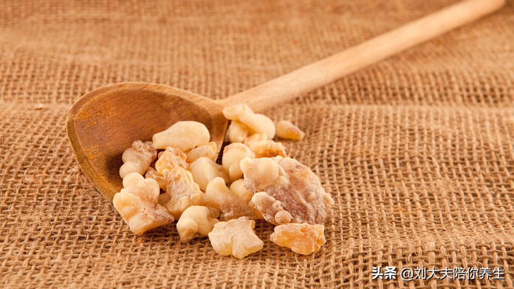 腰疼手脚麻木特效药,治腰疼腿麻偏方