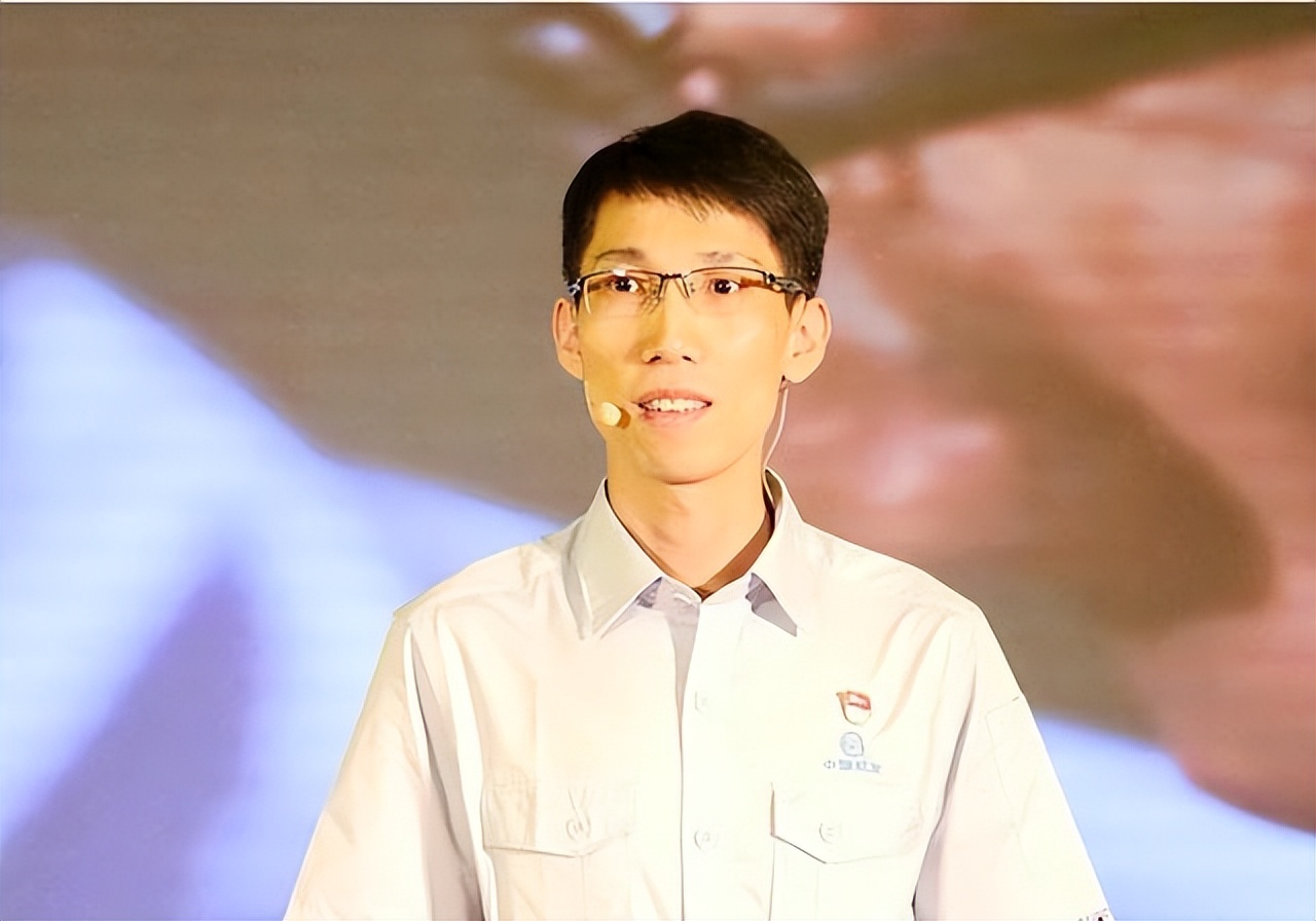 美国百万年薪挖走中国神童,美国高薪挖人才