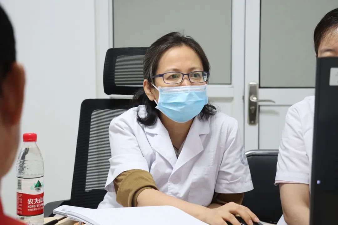 坤桐快讯|走进专家坐诊现场，亲身感受名医力量